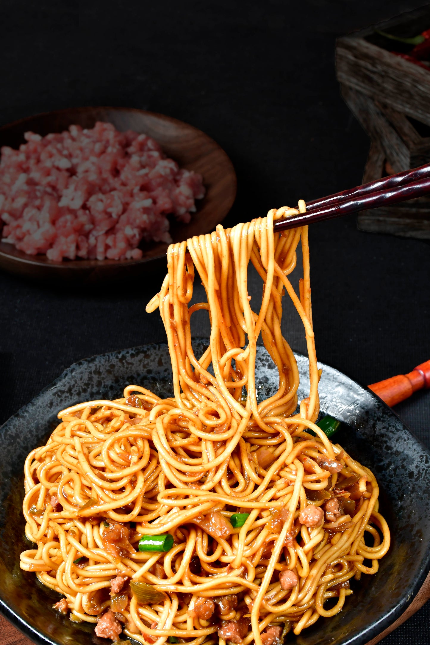 Scallion oil sauce noodles