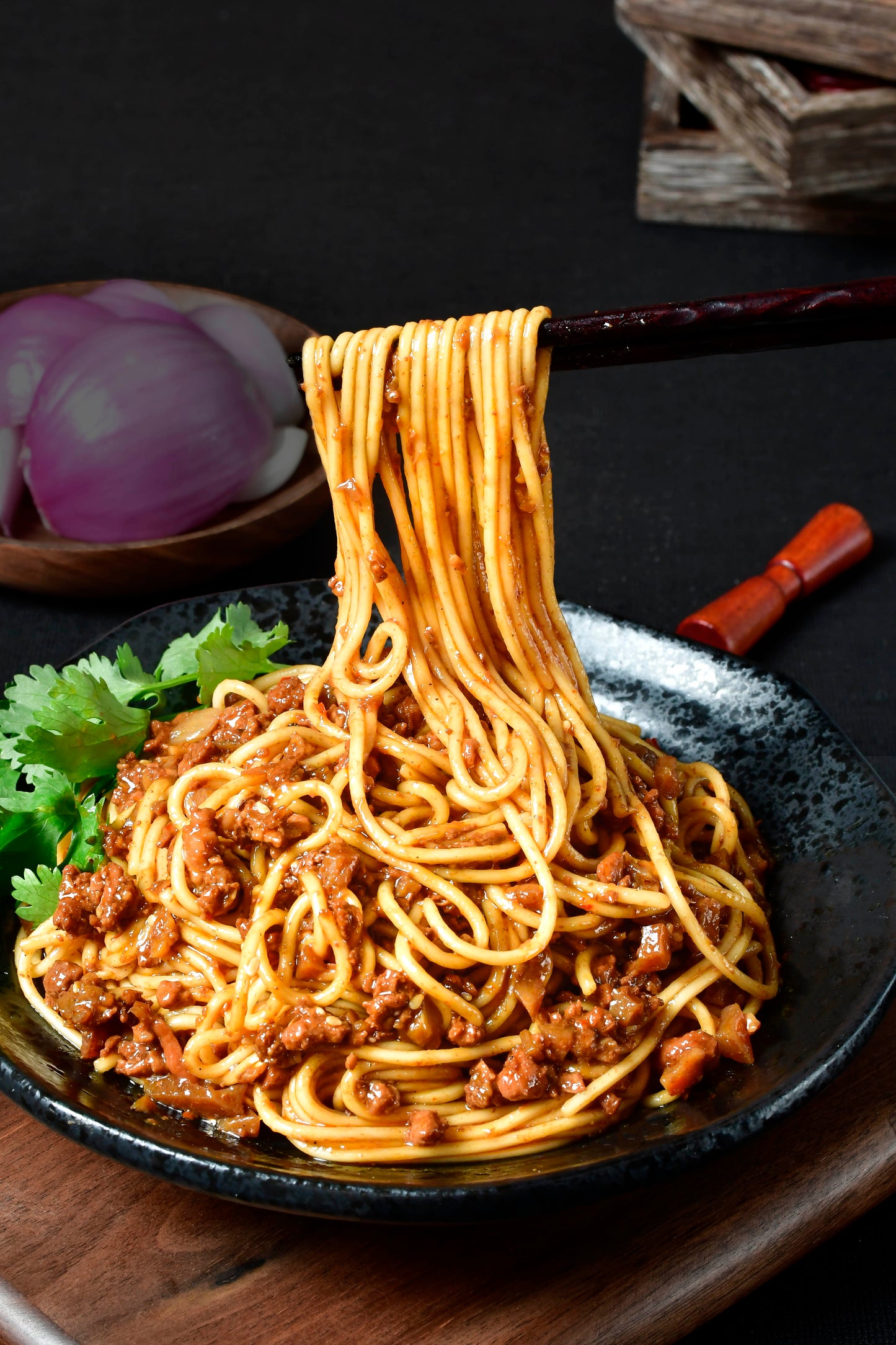 Noodles with minced meat sauce