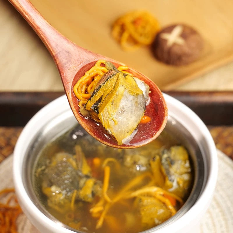 Cordyceps sinensis black chicken soup